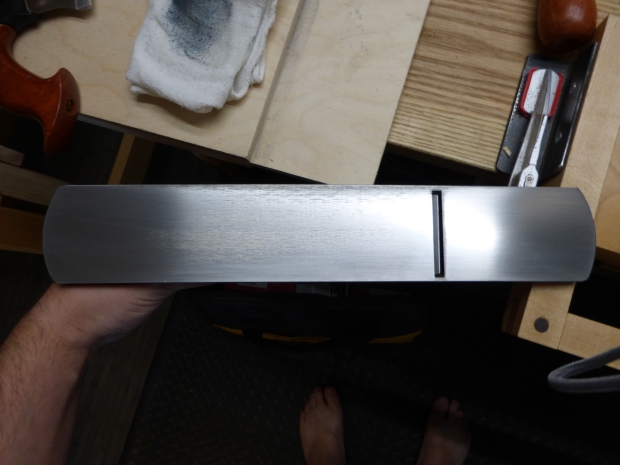I plan to use this for edge jointing thinner stock, so that remaining hollow along the side doesn't really bother me.
